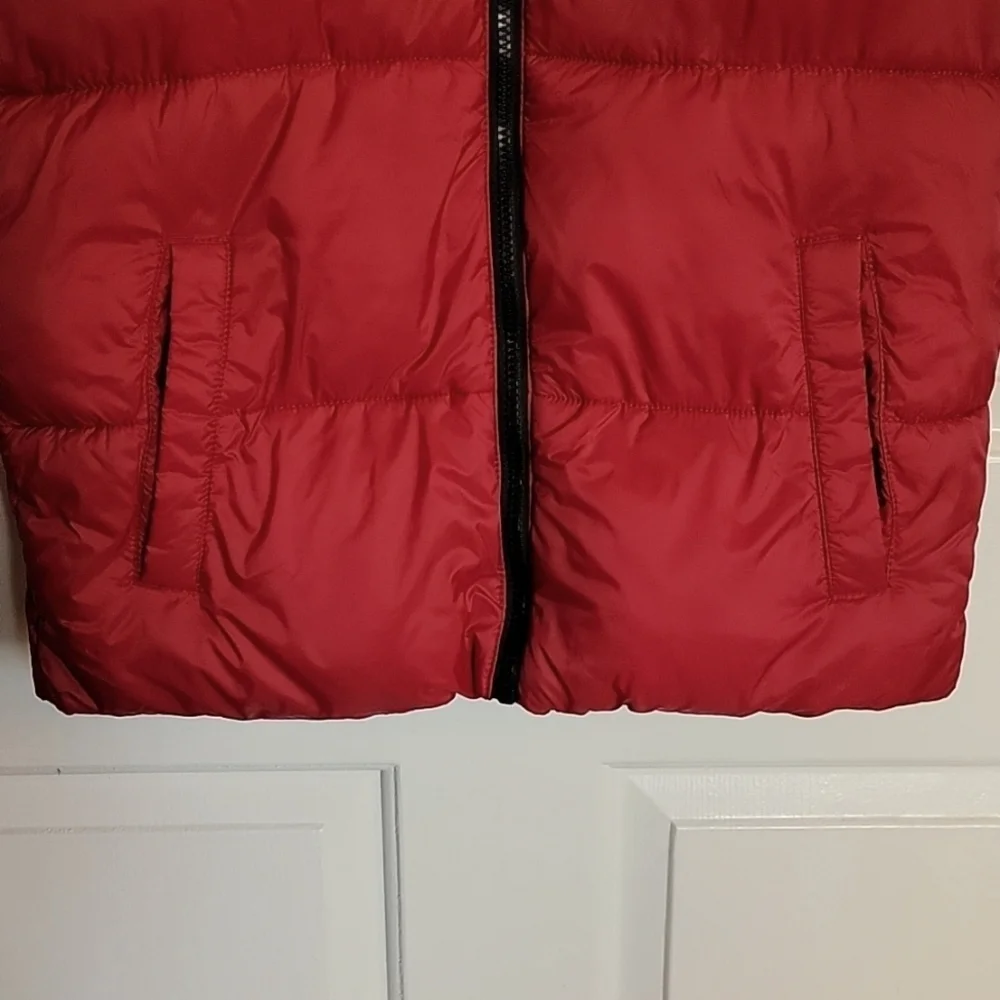 Old Navy boys XL(14-16) puffer vest, maroon.